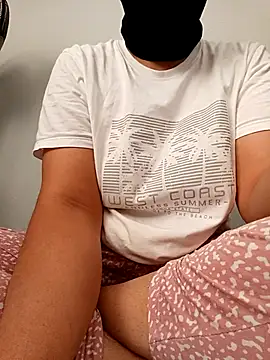 Snapshot of ezgi2545 chatting on September 20, 2025, 10:27 am ezgi2545 online show from September 20, 2025, 10:27 am