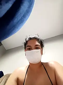 Snapshot of ezgi2545 chatting on September 24, 2025, 6:22 pm ezgi2545 online show from September 24, 2025, 6:22 pm