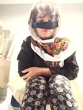 Snapshot of ezgi2545 chatting on October 15, 2025, 7:25 pm ezgi2545 online show from October 15, 2025, 7:25 pm