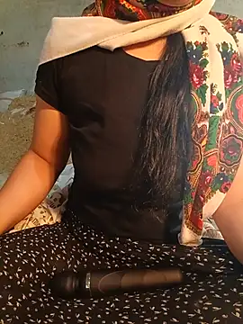 ezgi2545 online show from June 3, 2026, 2:33 pm