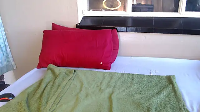 PetiteEbonyBabe online show from November 22, 2025, 7:29 am