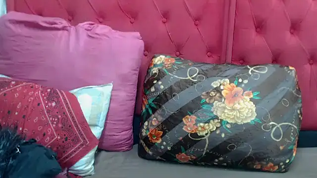 Snapshot of BUNNYCHOWX28 chatting on February 10, 2026, 7:18 pm BUNNYCHOWX28 online show from February 10, 2026, 7:18 pm