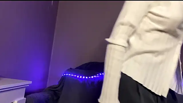 snowy lisa online show from February 19, 2026, 11:39 am