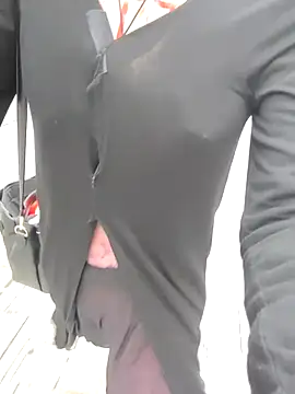 pink-mai online show from December 1, 2025, 11:10 pm