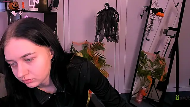 rose style online show from November 1, 2025, 9:33 am