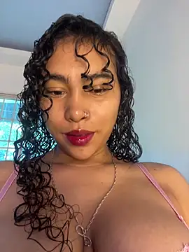 SophieD online show from May 22, 2026, 1:06 pm