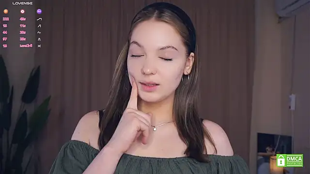 NguyetHankey online show from October 7, 2025, 3:09 pm