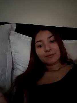 Snapshot of Isis-Blaze chatting on November 10, 2025, 8:41 pm Isis-Blaze online show from November 10, 2025, 8:41 pm