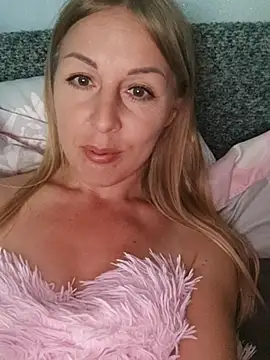 LunaSugarX online show from September 24, 2025, 12:41 pm