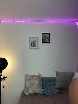 Nicolle swt online show from March 18, 2026, 12:19 pm