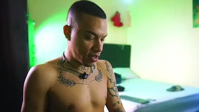 AlphaMasterXxx online show from February 7, 2026, 1:04 pm