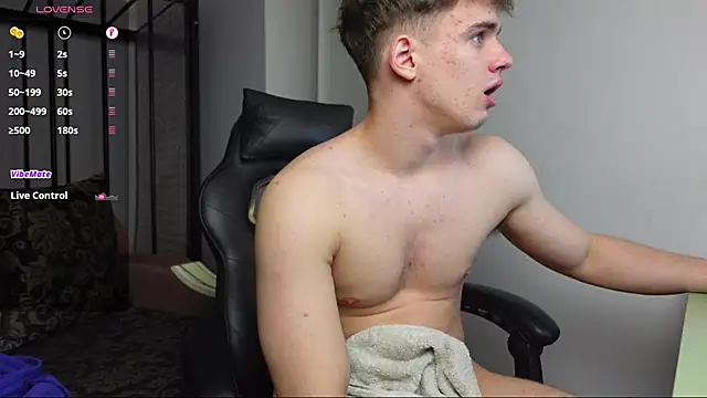 Snapshot of Ricky_Becko chatting on October 28, 2025, 4:31 pm Ricky Becko online show from October 28, 2025, 4:31 pm