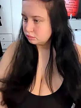 brunetteGirl274 online show from November 4, 2025, 11:42 am