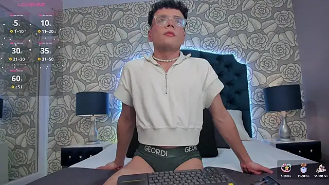 RichardParkk online show from September 9, 2025, 2:44 am