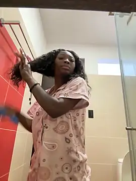 Snapshot of EmilyKisx chatting on October 9, 2025, 1:53 pm EmilyKisx online show from October 9, 2025, 1:53 pm