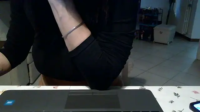 Snapshot of Melissa764 chatting on October 24, 2025, 2:57 pm Melissa764 online show from October 24, 2025, 2:57 pm