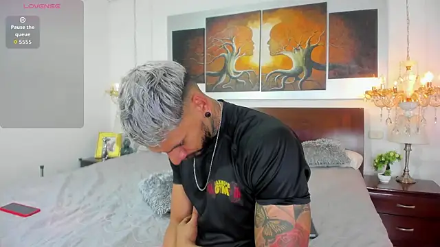 Valentiinoss online show from September 29, 2025, 8:02 pm