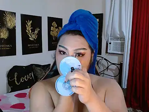 Snapshot of TSbrianaHugeCock chatting on November 4, 2025, 8:13 am TSbrianaHugeCock online show from November 4, 2025, 8:13 am