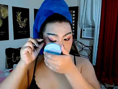 Snapshot of TSbrianaHugeCock chatting on November 8, 2025, 12:27 pm TSbrianaHugeCock online show from November 8, 2025, 12:27 pm