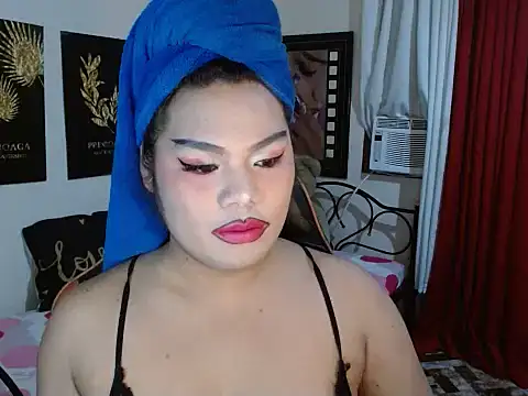 Snapshot of TSbrianaHugeCock chatting on November 10, 2025, 1:10 pm TSbrianaHugeCock online show from November 10, 2025, 1:10 pm