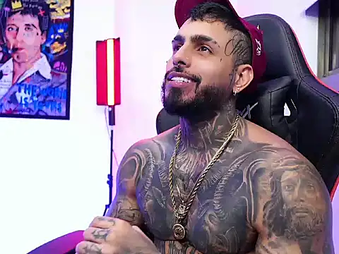 logan hugh8 online show from November 6, 2025, 4:13 am