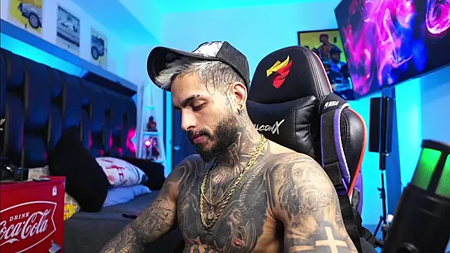 logan hugh8 online show from March 2, 2026, 5:19 am