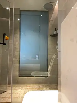 coco-o online show from November 8, 2025, 6:24 am