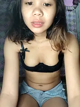 Sexxie Ella22 online show from October 26, 2025, 9:10 pm