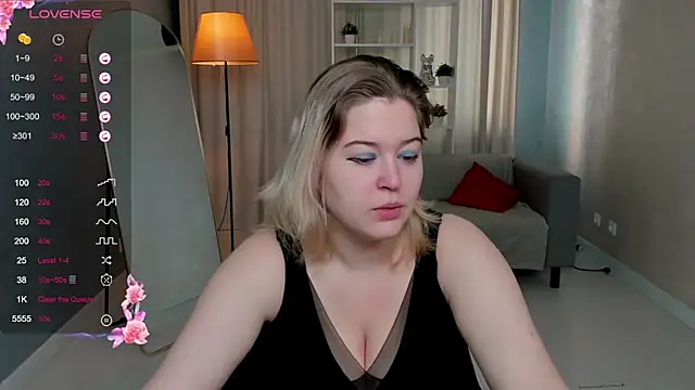 Snapshot of HelenHartt chatting on October 20, 2025, 1:39 am HelenHartt online show from October 20, 2025, 1:39 am