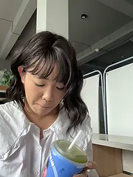 luluya1314 online show from April 7, 2026, 8:37 am