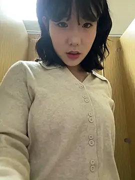 luluya1314 online show from April 8, 2026, 11:21 am