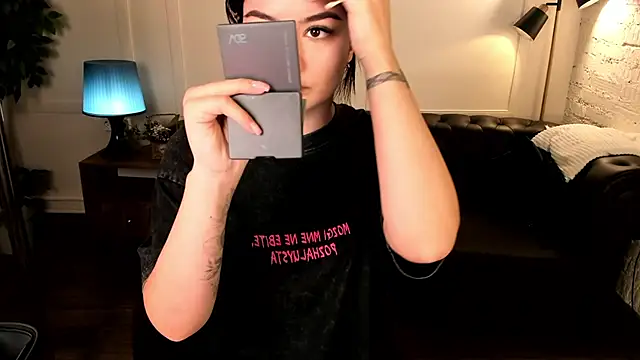 Dark Moni online show from September 19, 2025, 2:46 am