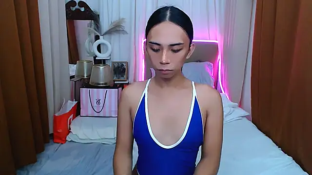 scarlet smith7 online show from May 3, 2026, 2:17 am