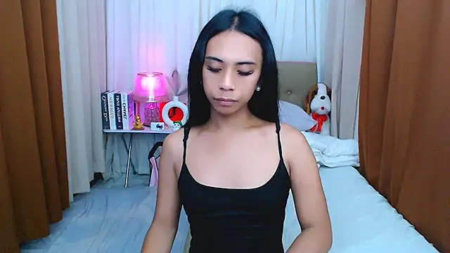scarlet smith7 online show from May 18, 2026, 1:45 am