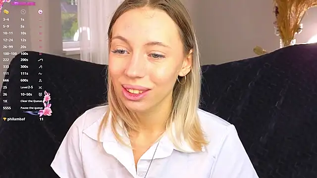 Snapshot of NyxaThorn chatting on October 5, 2025, 2:37 pm NyxaThorn online show from October 5, 2025, 2:37 pm