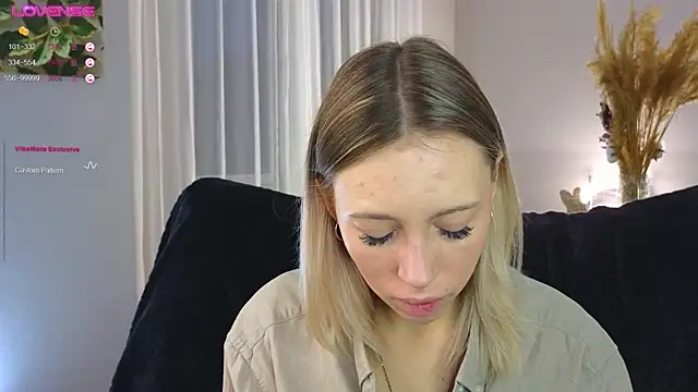 Snapshot of NyxaThorn chatting on October 21, 2025, 2:40 pm NyxaThorn online show from October 21, 2025, 2:40 pm