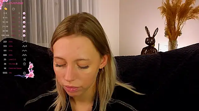 Snapshot of NyxaThorn chatting on November 9, 2025, 2:37 pm NyxaThorn online show from November 9, 2025, 2:37 pm