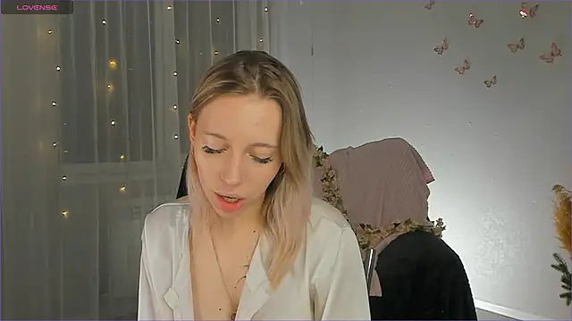 NyxaThorn online show from January 10, 2026, 2:41 pm