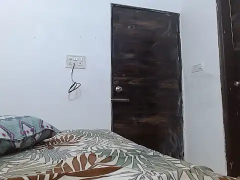 Snapshot of soya_queen chatting on November 7, 2025, 2:33 am soya queen online show from November 7, 2025, 2:33 am