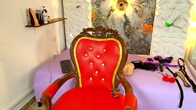 Snapshot of Luciana_r chatting on October 29, 2025, 10:00 pm Luciana r online show from October 29, 2025, 10:00 pm