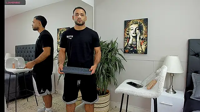 Snapshot of emilio_brandon chatting on October 24, 2025, 11:28 am emilio brandon online show from October 24, 2025, 11:28 am