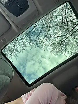 Snapshot of _JessyRey_ chatting on April 1, 2026, 1:41 pm JessyRey online show from April 1, 2026, 1:41 pm