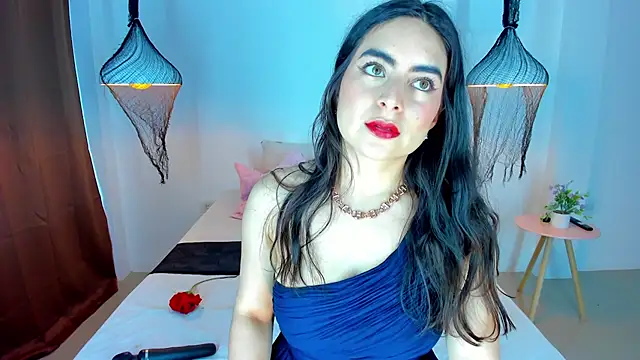 sashaa petit online show from November 8, 2025, 11:43 am