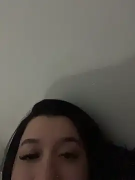 Aliciawhitee online show from April 28, 2026, 4:39 am