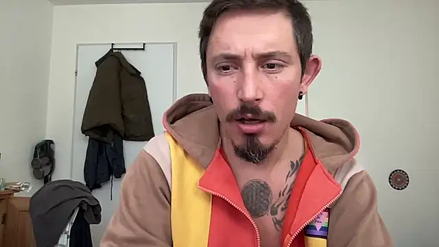 Snapshot of sunZfun chatting on October 31, 2025, 8:26 am sunZfun online show from October 31, 2025, 8:26 am