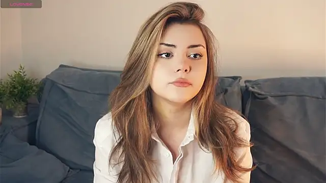 MerlynDinovo online show from December 17, 2025, 7:47 am