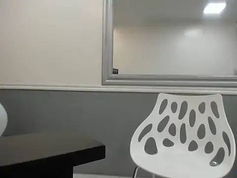 Oriana Jhonson online show from April 14, 2026, 11:27 am