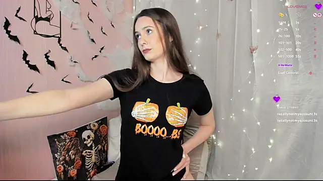 Snapshot of Monica_Velvet chatting on November 3, 2025, 12:46 am Monica Velvet online show from November 3, 2025, 12:46 am