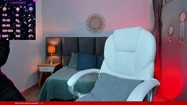 Snapshot of Esmeralda_CO chatting on February 13, 2026, 2:02 pm Esmeralda CO online show from February 13, 2026, 2:02 pm