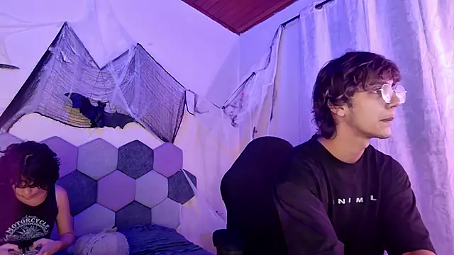 Snapshot of 2006_tgn chatting on November 7, 2025, 12:05 pm 2006 tgn online show from November 7, 2025, 12:05 pm